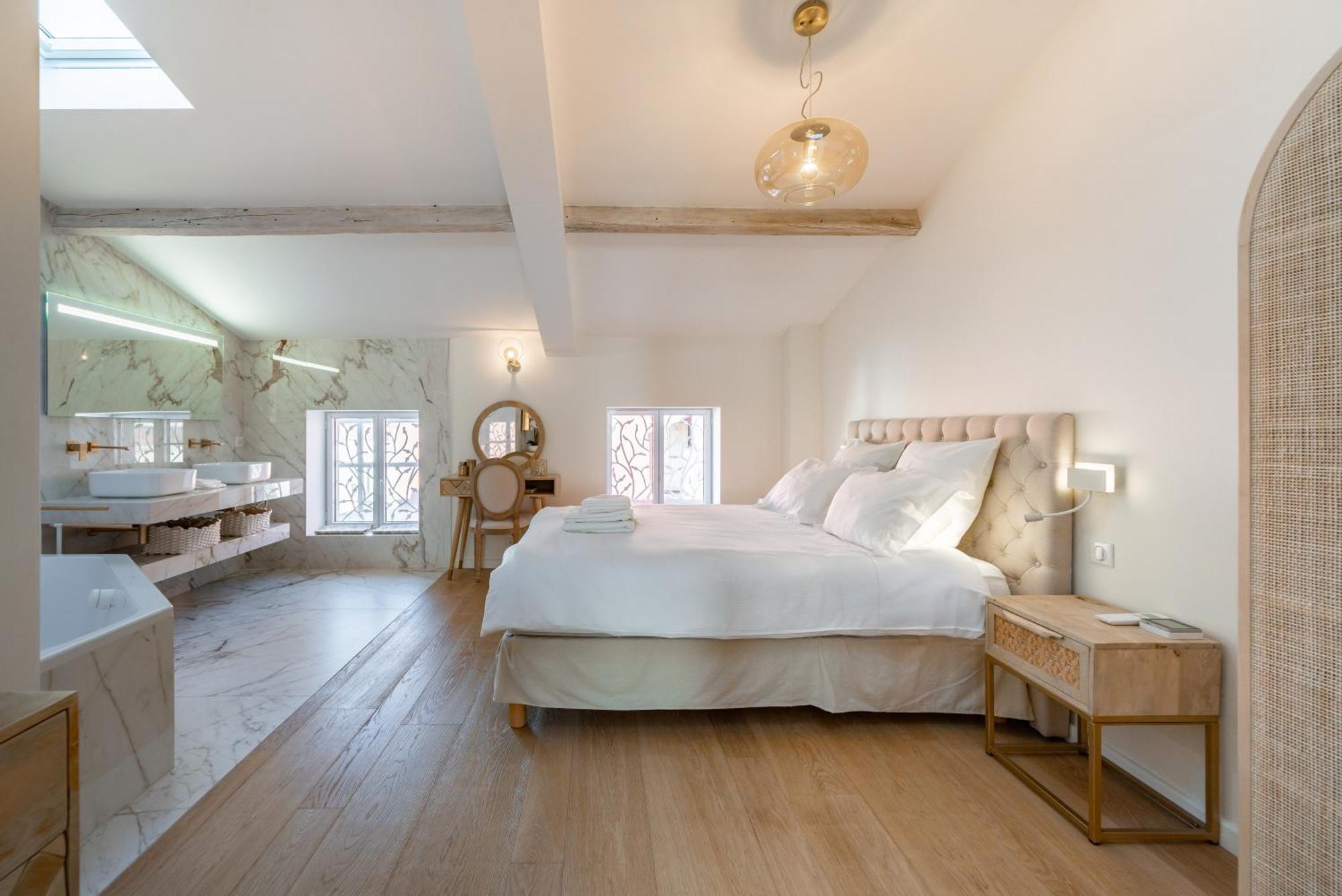 Apartment 4 Pieces Sur La Rue D'antibes - Renove Et Climatise *