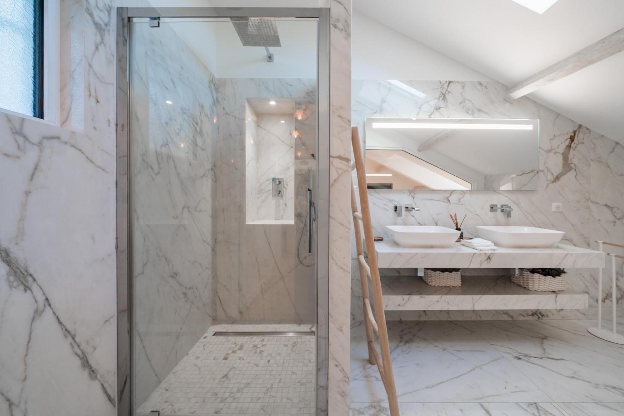 4 Pieces Sur La Rue D'antibes - Renove Et Climatise Apartment