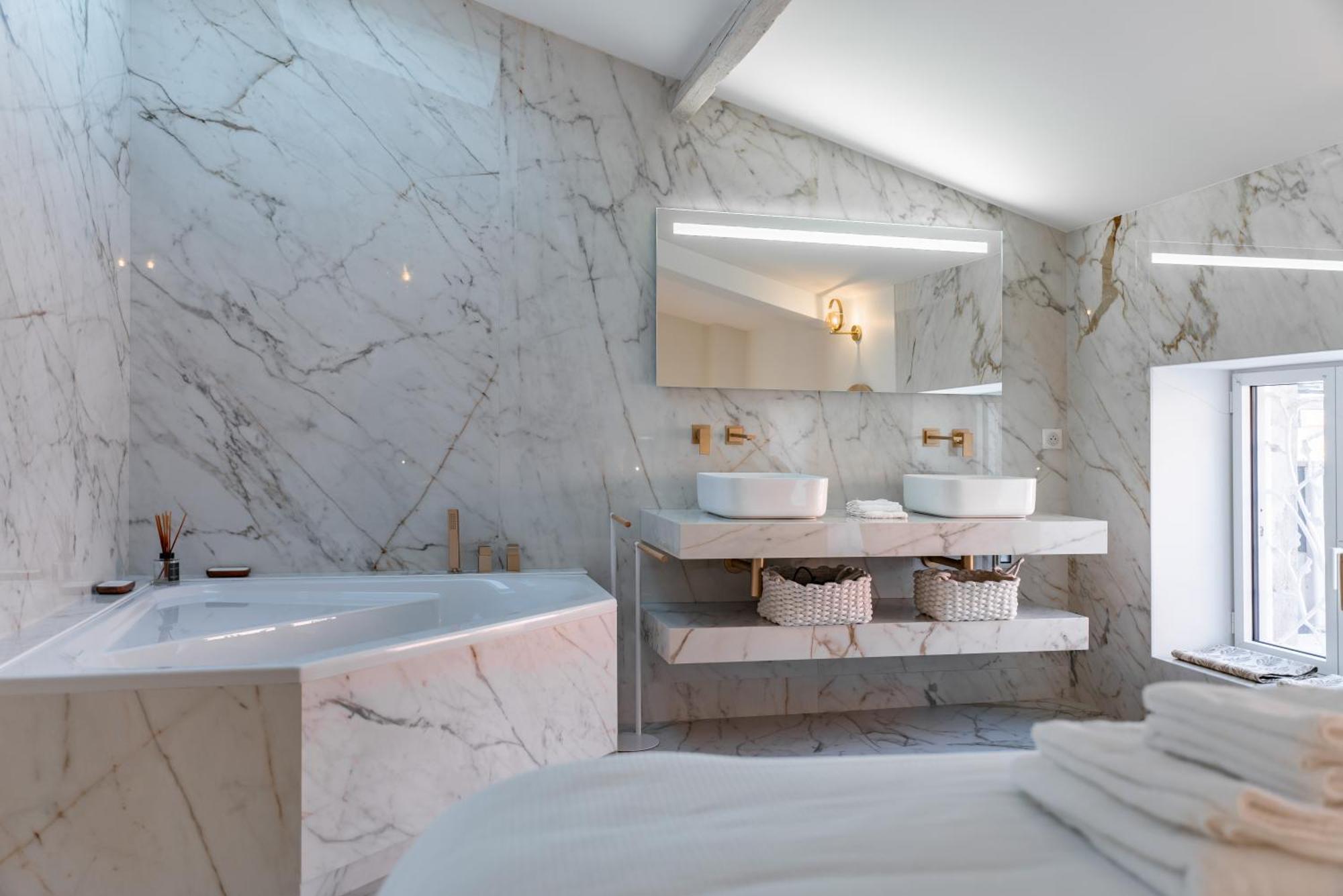 4 Pieces Sur La Rue D'antibes - Renove Et Climatise Apartment